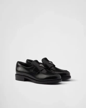 Loafers i borstat läder