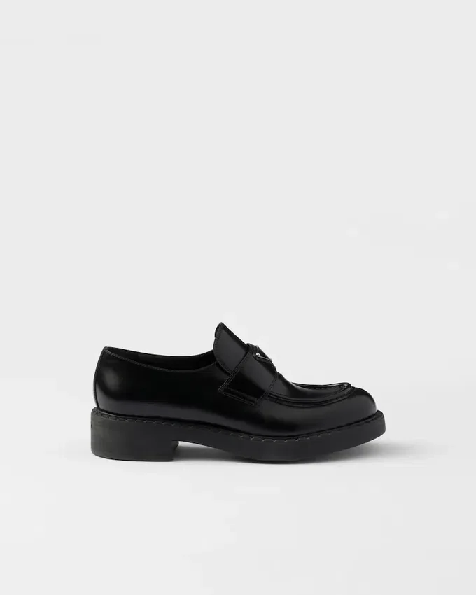 Loafers i chokladbrunt borstat läder Loafers i chokladbrunt borstat läder