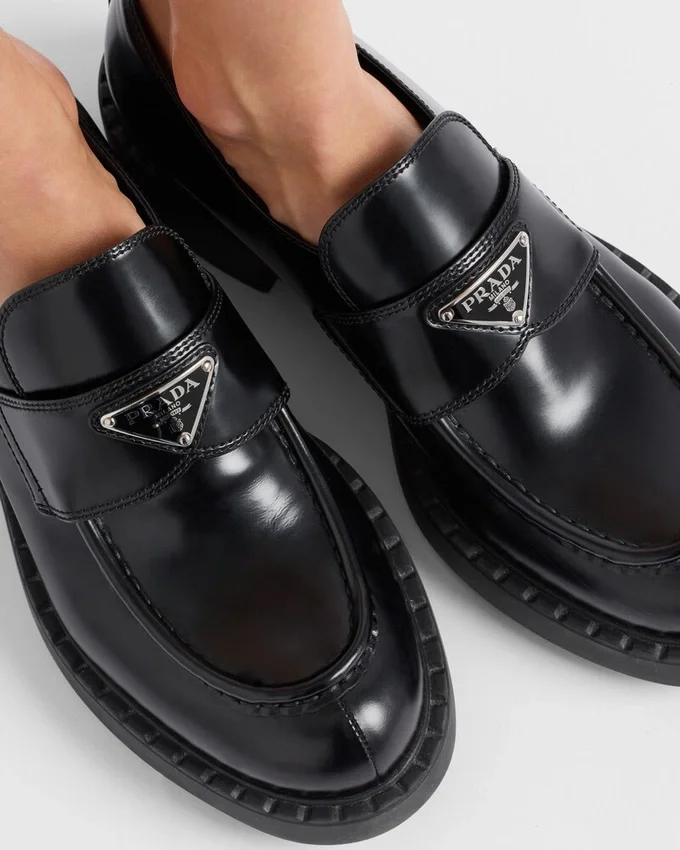 Loafers i chokladbrunt borstat läder Loafers i chokladbrunt borstat läder