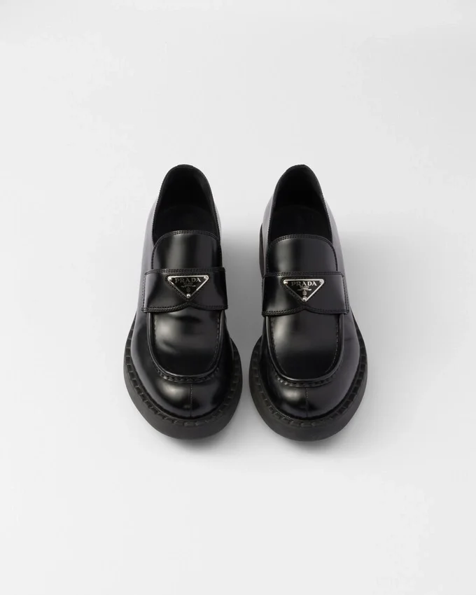 Loafers i chokladbrunt borstat läder Loafers i chokladbrunt borstat läder