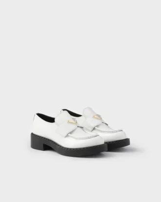Loafers i chokladbrunt lackläder