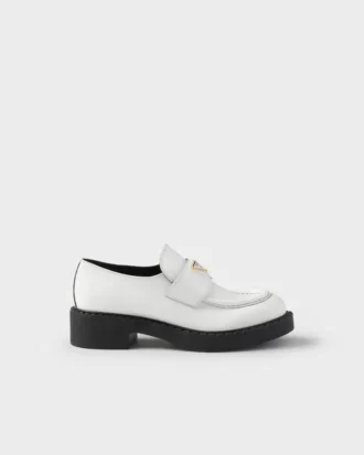 Loafers i chokladbrunt lackläder
