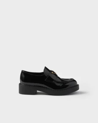 Loafers i chokladbrunt lackläder