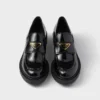 Loafers i chokladbrunt lackläder Loafers i chokladbrunt lackläder