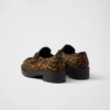 Loafers i chokladbrunt tryckt läder Loafers i chokladbrunt tryckt läder