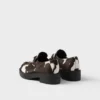 Loafers i chokladbrunt tryckt läder Loafers i chokladbrunt tryckt läder