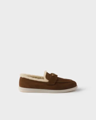 Loafers i mocka och fårskinn
