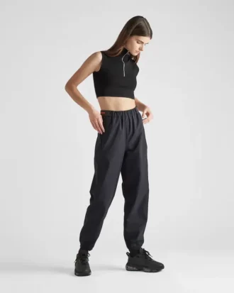 Lätta byxor med vid benöppning i bi-stretch