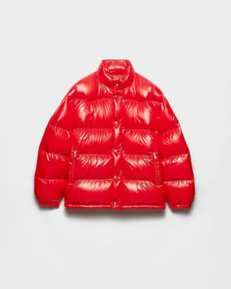 Medelviktig dunjacka i Re-Nylon