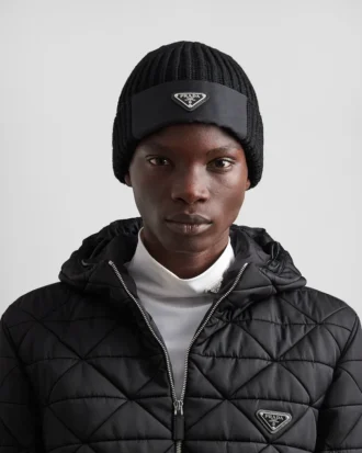 Mössa i Re-Nylon Gabardine och ull