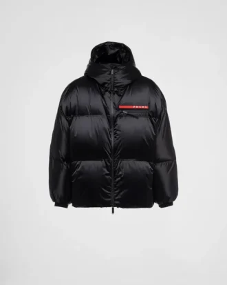 Oversized teknisk dunjacka i Re-Nylon