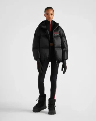 Oversized teknisk dunjacka i Re-Nylon