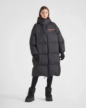 Oversized teknisk dunrock i Re-Nylon