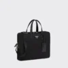 Portfölj i Re-Nylon och Saffiano-läder Portfölj i Re-Nylon och Saffiano-läder