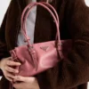 Prada Bonnie Medium antikbehandlad läderväska