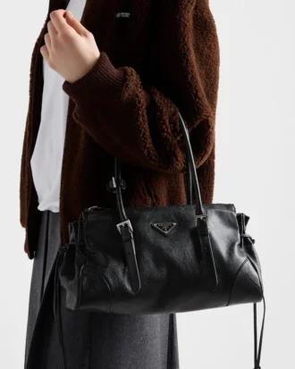 Prada Bonnie Medium antikbehandlad läderväska