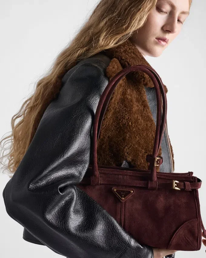 Prada Bonnie Medium handväska i mocka Prada Bonnie Medium handväska i mocka