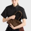 Prada Bonnie Medium handväska i nubuckläder Prada Bonnie Medium handväska i nubuckläder