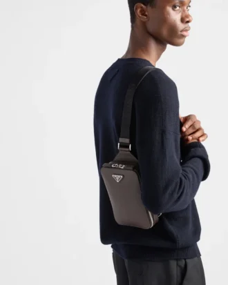 Prada Brique-väska i Saffiano-läder