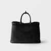 Prada Buckle läderväska med bälte Prada Buckle läderväska med bälte