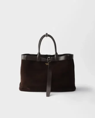 Prada Buckle-väska i mocka med bälte Prada Buckle-väska i mocka med bälte