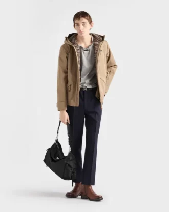 Prada Explore väska i Re-Nylon och läder