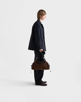 Prada Explore väska i Re-Nylon och läder