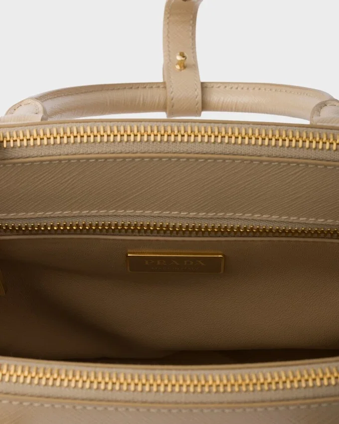 Prada Galleria liten väska i lackat Saffiano-läder Prada Galleria liten väska i lackat Saffiano-läder