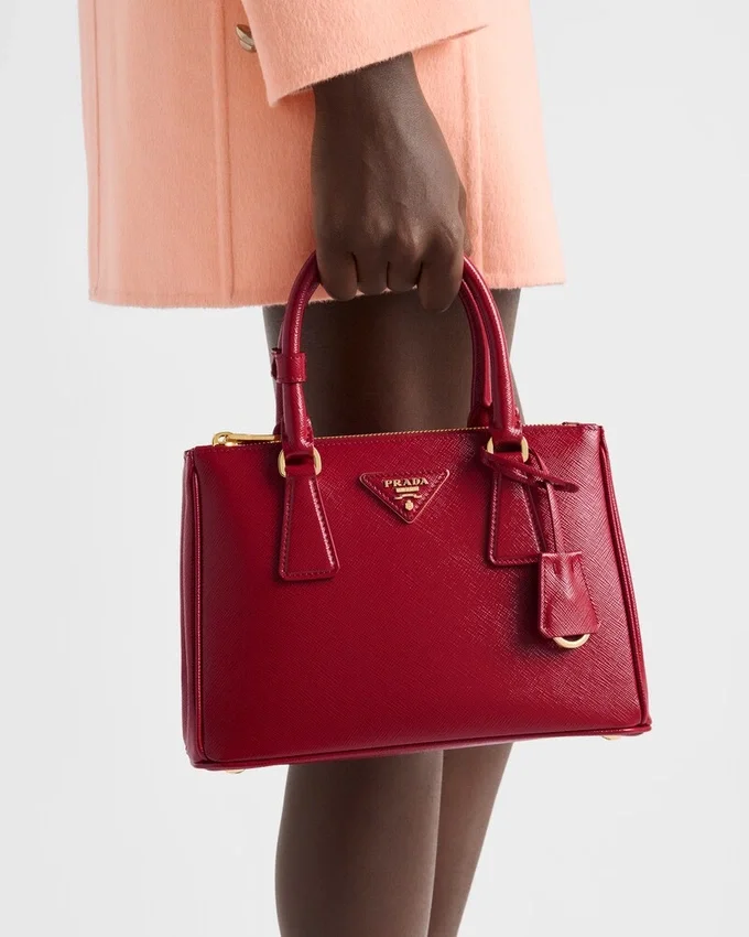 Prada Galleria liten väska i lackat Saffiano-läder Prada Galleria liten väska i lackat Saffiano-läder