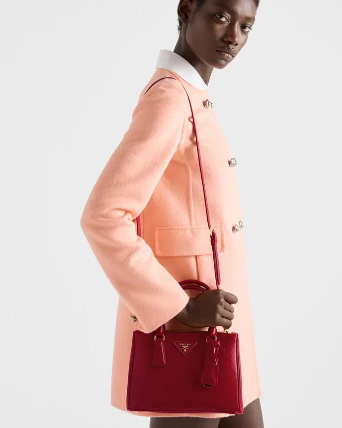Prada Galleria liten väska i lackat Saffiano-läder Prada Galleria liten väska i lackat Saffiano-läder