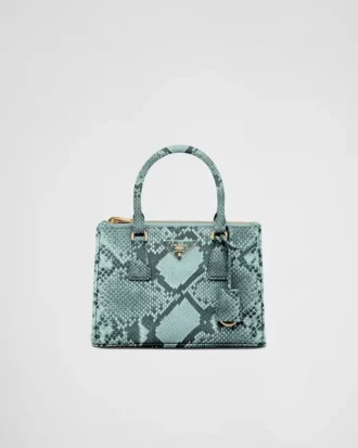 Prada Galleria liten väska i pytonskinn