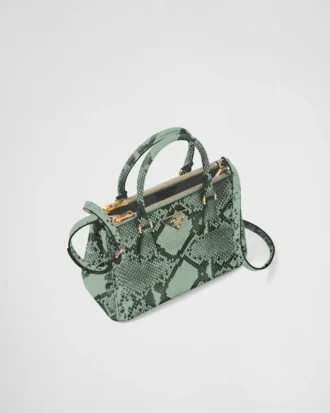 Prada Galleria liten väska i pytonskinn