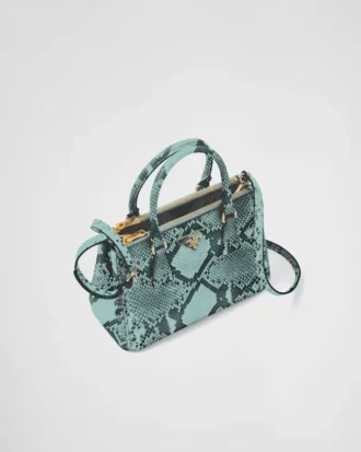 Prada Galleria liten väska i pytonskinn