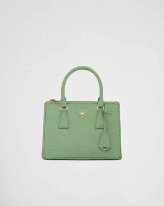 Prada Galleria liten väska i strutsläder