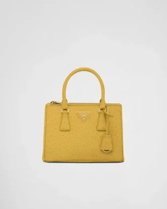 Prada Galleria liten väska i strutsläder