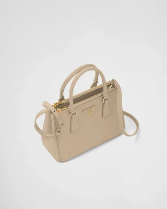 Prada Galleria liten väska i strutsläder