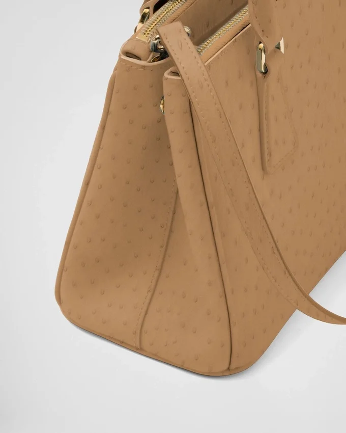 Prada Galleria liten väska i strutsläder Prada Galleria liten väska i strutsläder