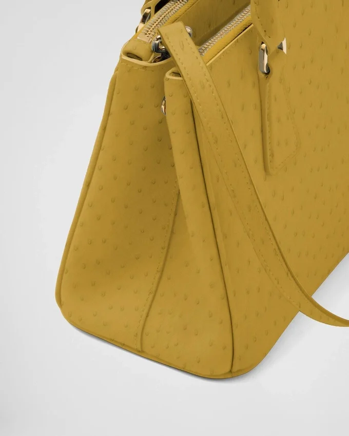 Prada Galleria liten väska i strutsläder Prada Galleria liten väska i strutsläder