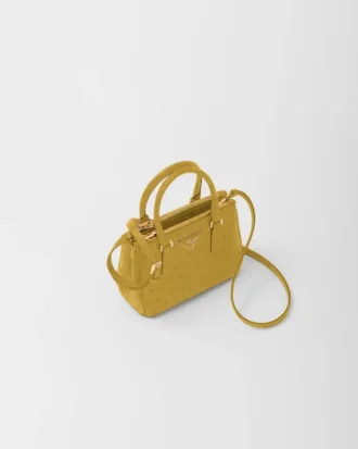 Prada Galleria Mini-väska i strutsläder