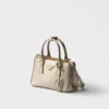 Prada Galleria miniväska i lackat Saffiano-läder Prada Galleria miniväska i lackat Saffiano-läder