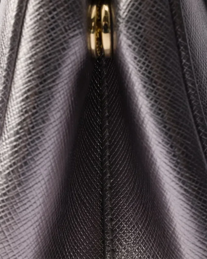 Prada Galleria miniväska i lackat Saffiano-läder Prada Galleria miniväska i lackat Saffiano-läder