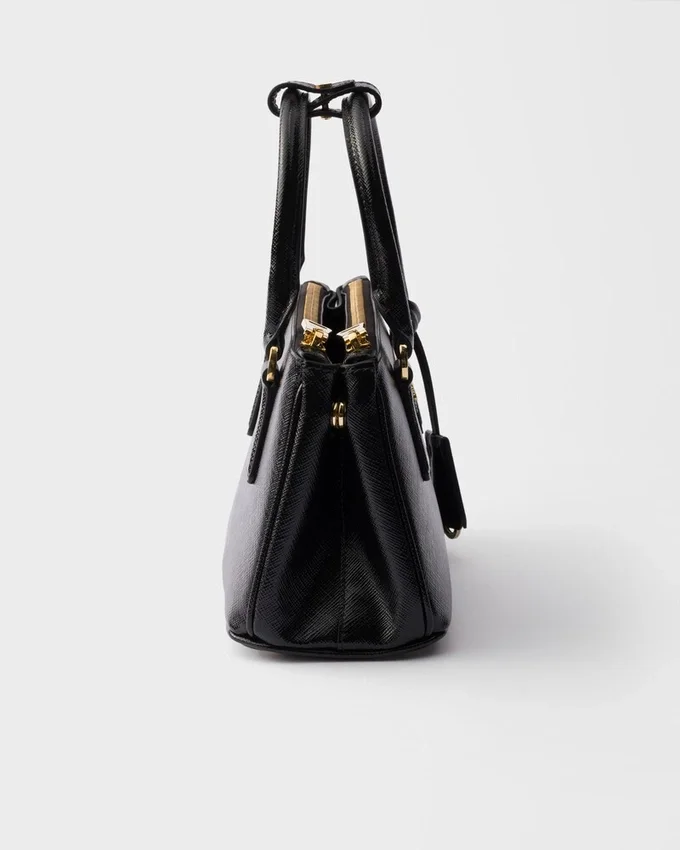 Prada Galleria miniväska i lackat Saffiano-läder Prada Galleria miniväska i lackat Saffiano-läder