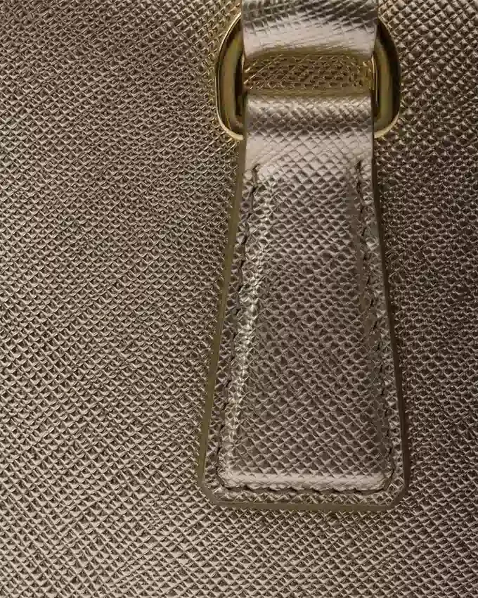 Prada Galleria miniväska i lackat Saffiano-läder Prada Galleria miniväska i lackat Saffiano-läder