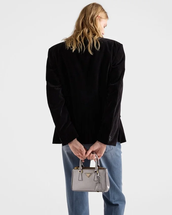 Prada Galleria miniväska i lackat Saffiano-läder Prada Galleria miniväska i lackat Saffiano-läder