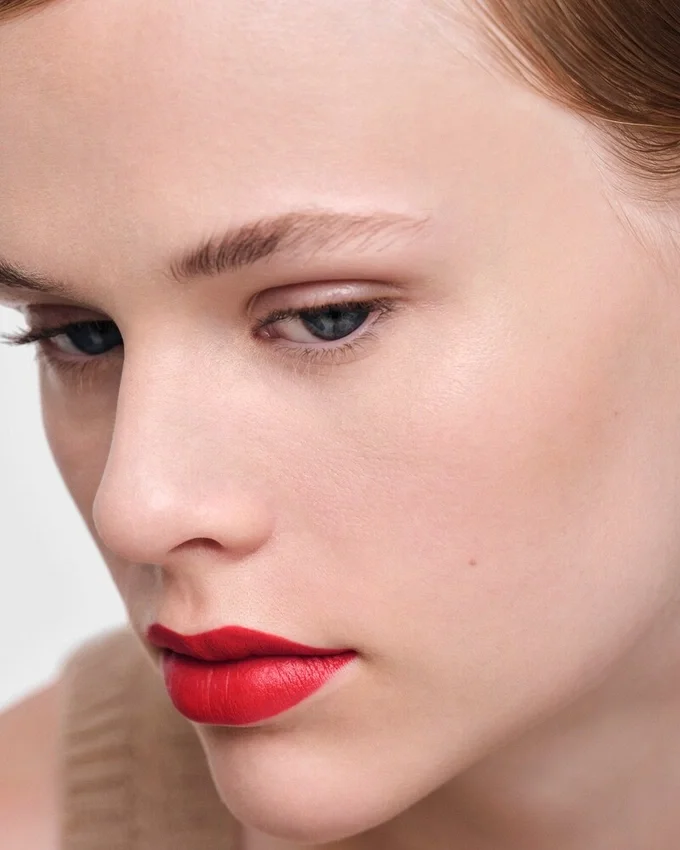 Prada Monochrome Hyper Matte Lipstick – R27 – Rubino Prada Monochrome Hyper Matte Lipstick – R27 – Rubino