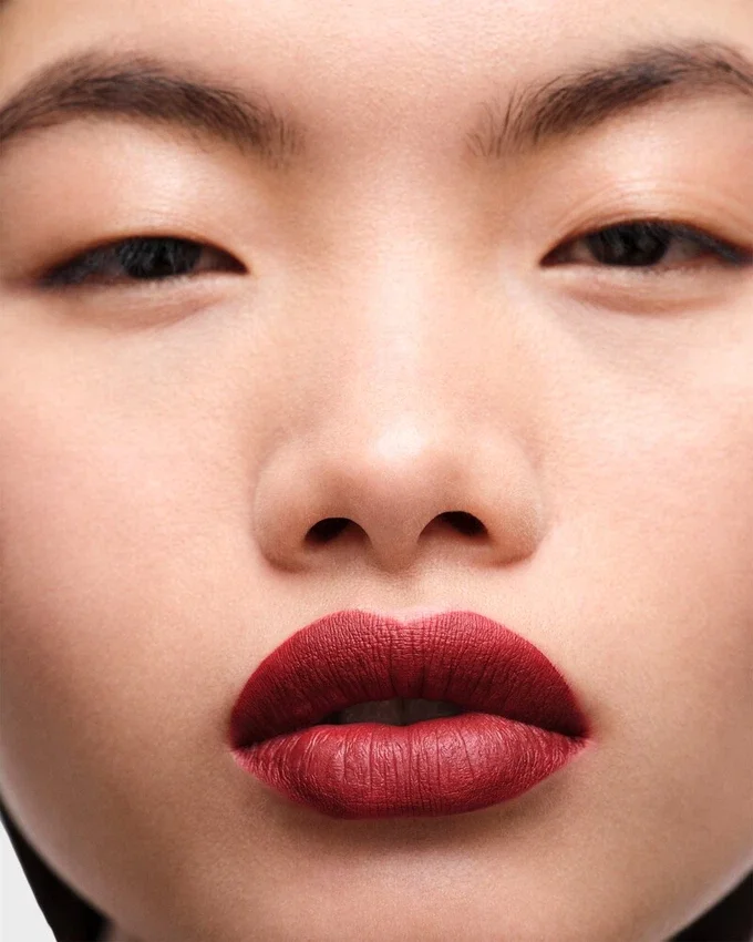 Prada Monochrome Hyper Matte Lipstick – R29 – Pompei Prada Monochrome Hyper Matte Lipstick – R29 – Pompei