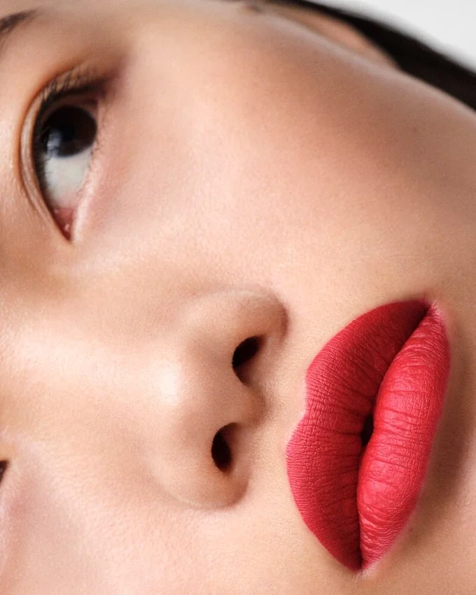 Prada Monochrome Hyper Matte Lipstick Refill – R28 – Fuoco Prada Monochrome Hyper Matte Lipstick Refill – R28 – Fuoco