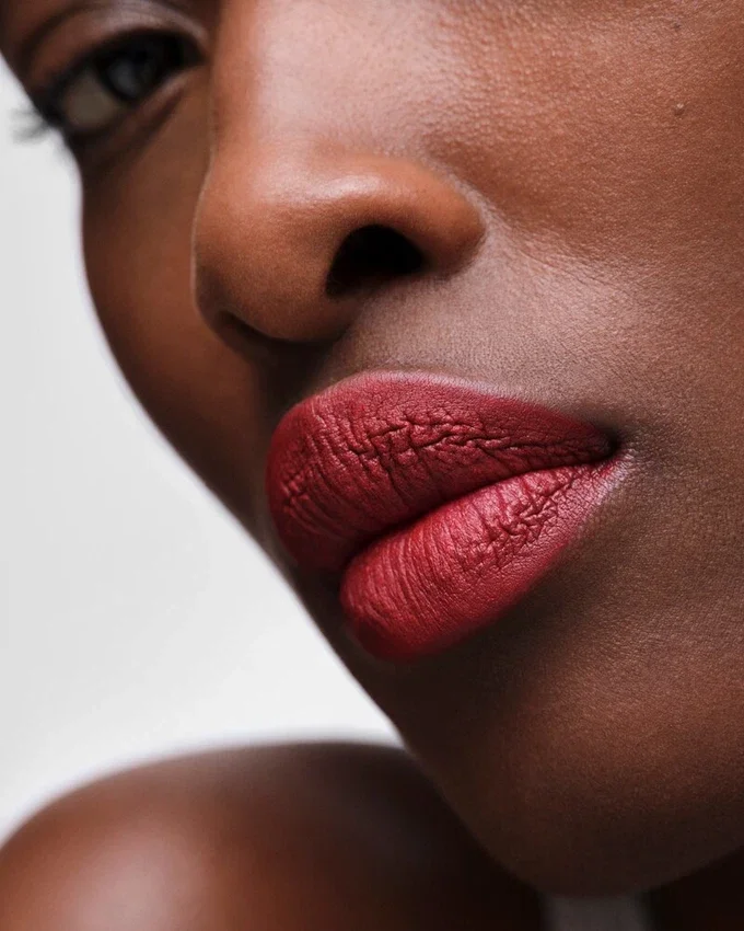 Prada Monochrome Hyper Matte Lipstick Refill – R28 – Fuoco Prada Monochrome Hyper Matte Lipstick Refill – R28 – Fuoco