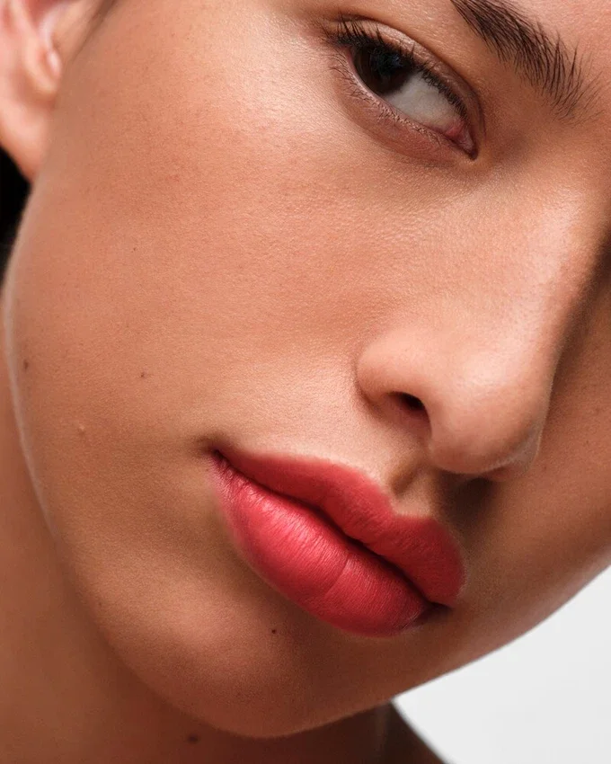 Prada Monochrome Soft Matte Lipstick – O176 – Nacarat Prada Monochrome Soft Matte Lipstick – O176 – Nacarat
