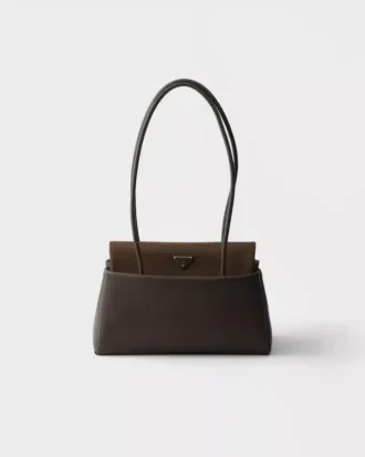 Prada Passage Medium läderväska med Re-Nylon-flik